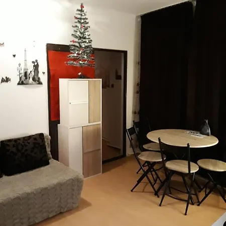 Cozy Central Studio Апартаменты *