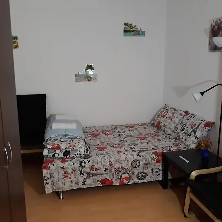 Cozy Central Studio Апартаменты *